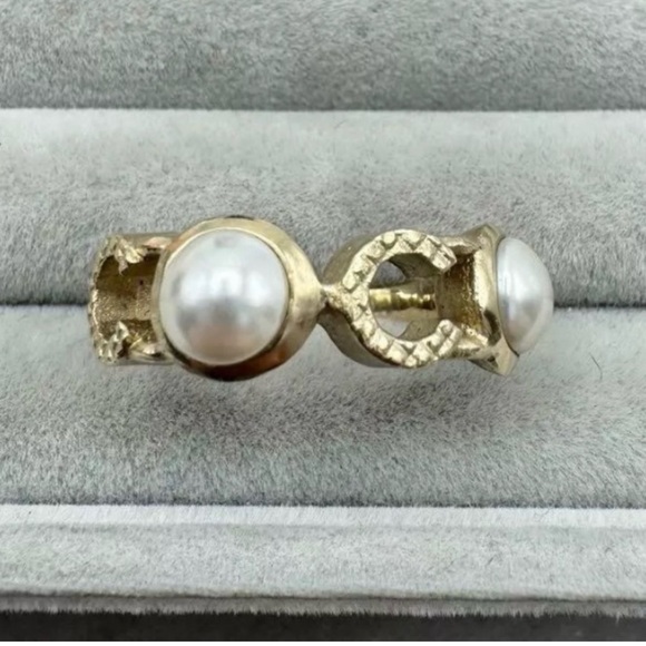 Chanel Faux Pearl COCO Logo Ring - sz 6.5 - Picture 2 of 10